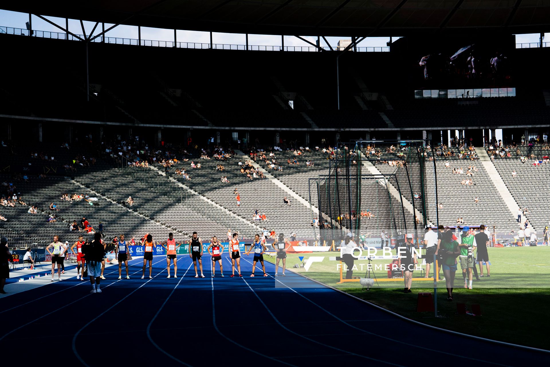 3000m Start waehrend der deutschen Leichtathletik-Meisterschaften im Olympiastadion am 26.06.2022 in Berlin